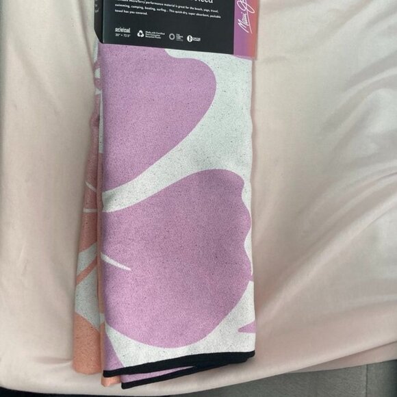 Maui Jim NOMADIX Towel Hibiscus Beach All Purpose 30"x72” MicroTerry Hawaii NEW - Picture 3 of 4